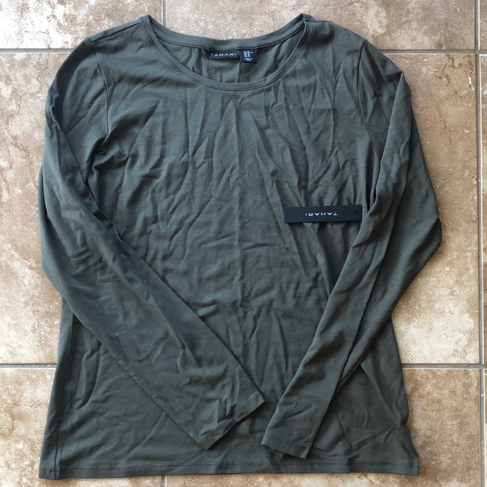 NWT TAHARI